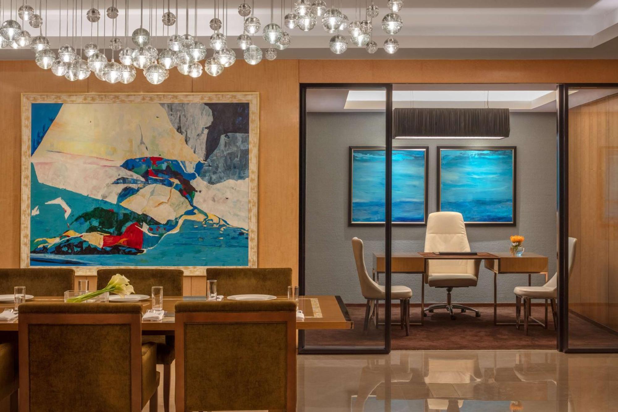 فندق حياة ريجنسي الرياض العليا المظهر الخارجي الصورة The interior of the office of the Prime Minister of the Republic of Cyprus